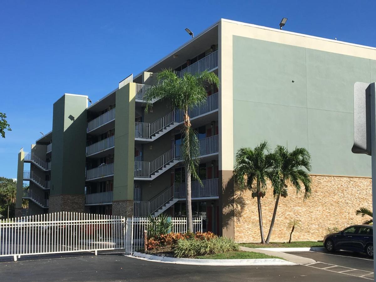 Hotel Days By Wyndham Airport Cruise Port Fort Lauderdale